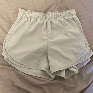 Nike Womens Tempo Dry Fit Shorts